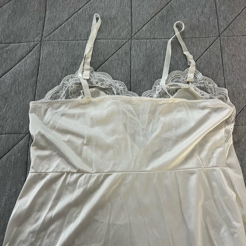 Komar Ivory Lace Trim Chemise full slip - Picture 6 of 6